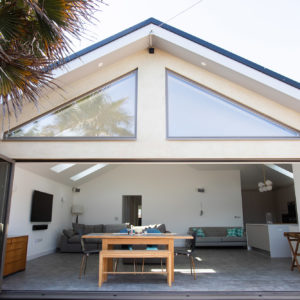 Feature windows in the rear extension