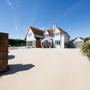 How amazing does this resin finish driveway look?