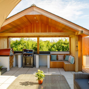 What a fantastic outdoor kitchen. A fridge will go into the final space, and also a built-in bbq will replace the temporary bbq when in stock!