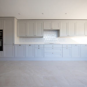 The Howdens kitchen hosts a large amount of storage and work surfaces