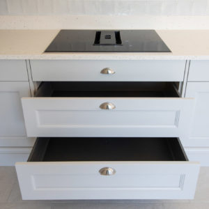 Large pan drawers under the hob are a must for any serious cook!